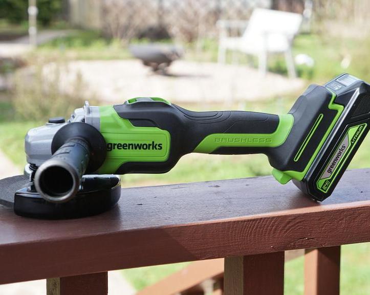 Обзор угловой шлифовальной аккумуляторной машинки Greenworks GD24AGK2
